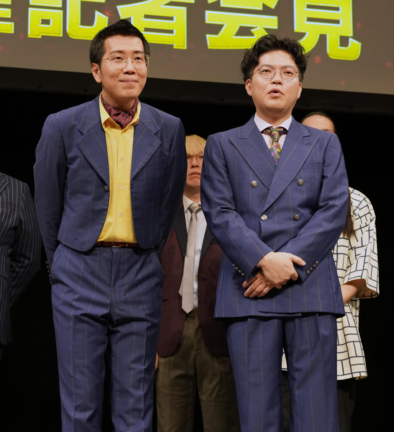 「Mー1グランプリ2026」開催会見に登場するヤーレンズの楢原真樹（左）と出井隼之介（撮影・小島史椰）