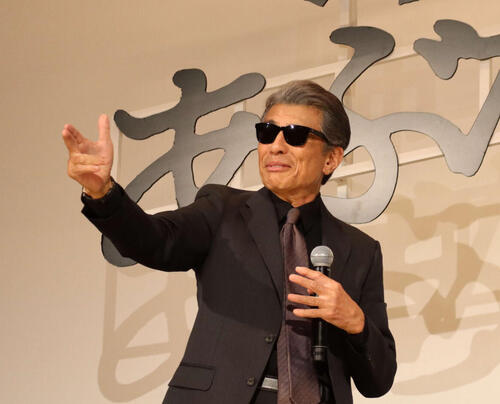 舘ひろし「カンペだらけ」の現場での“事件”告白「一番ダメだったのは