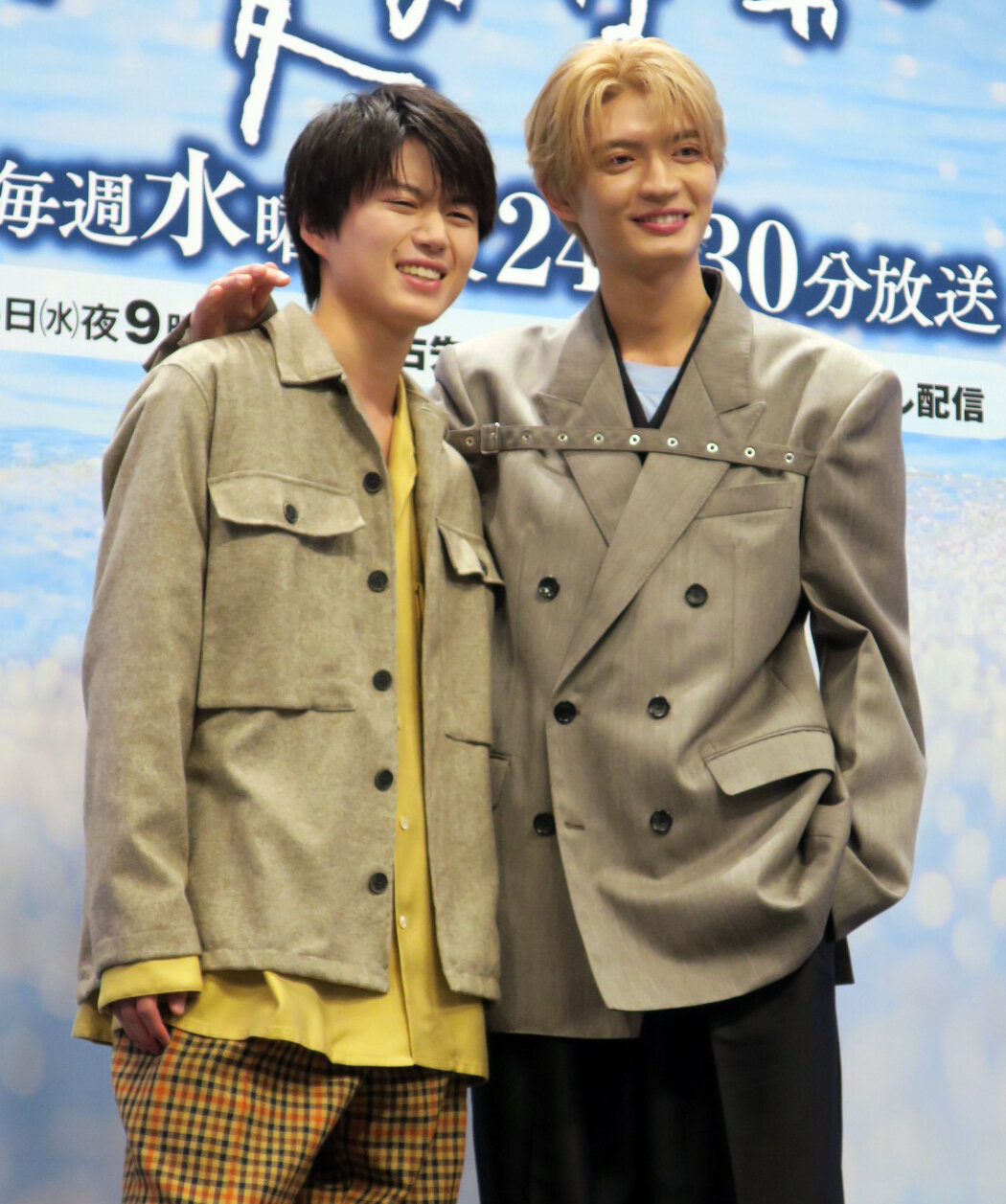 テレビ東京系ドラマNEXT「君は夏のなか」記者会見に出席した奥智哉（左）、杢代和人