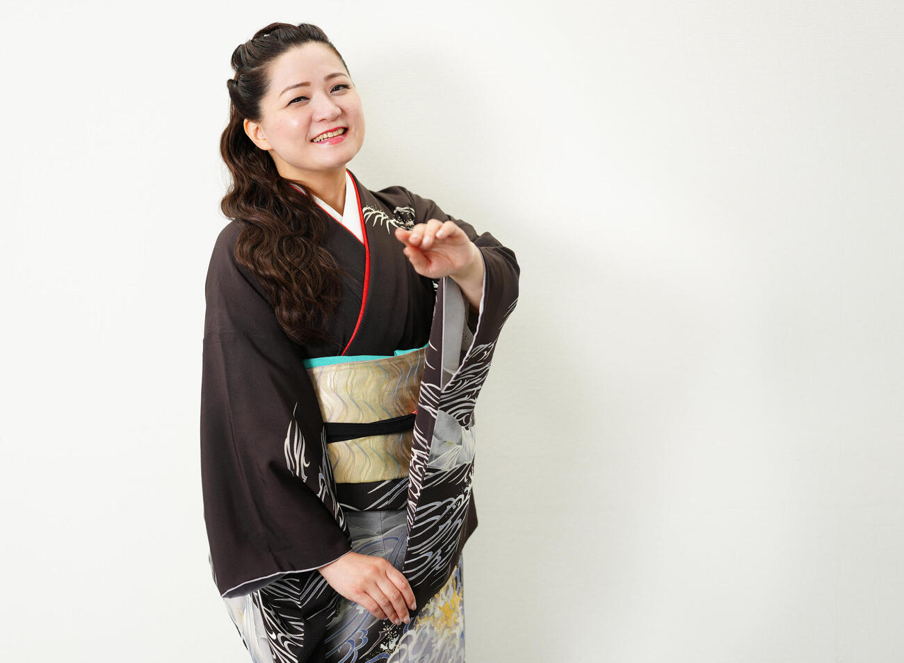 新曲「流氷海峡／佐渡の港で待ってます」について語った竹川美子（撮影・鈴木みどり）