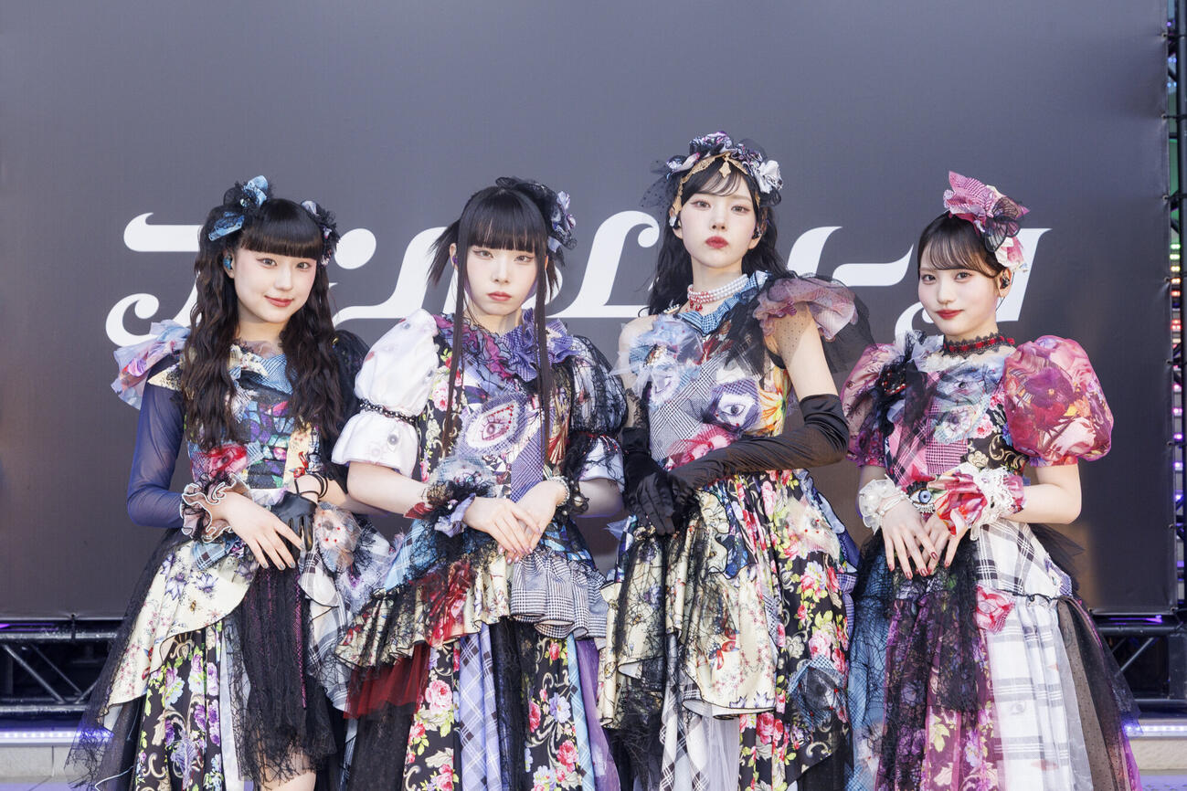 2枚目シングル発売の記念イベントを行ったファントムシータの左から百花、凛花、美雨、もな（Viola Kam『V'z Twinkle』提供)