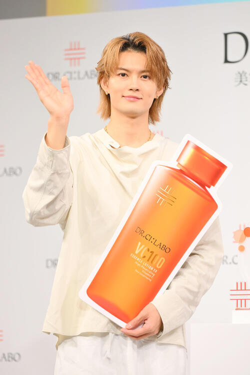 M！LK佐野勇斗がブランドアンバサダー就任　新CMお披露目で「めちゃくちゃ"イイじゃん"」