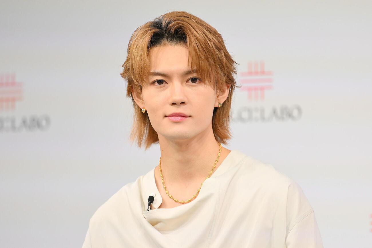 ドクターシーラボ新ブランドアンバサダー就任式に臨む佐野勇斗（撮影・滝沢徹郎）
