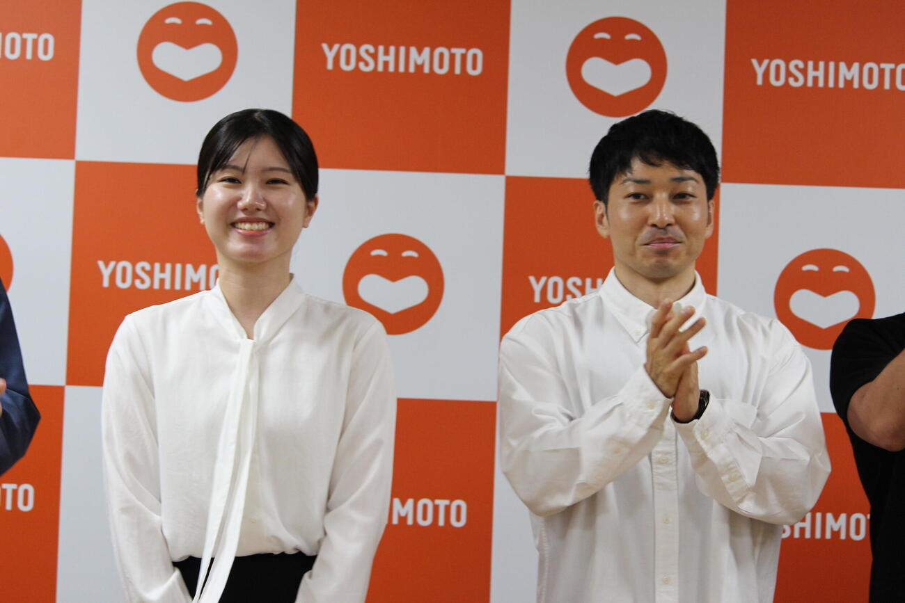 新喜劇座員としてデビューを飾る藤井遙佳（左）と井下大活躍