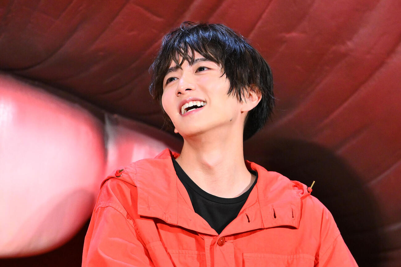 映画「口に関するアンケート」公開直前！学校サプライズイベントでトークする板垣李光人（撮影・滝沢徹郎）
