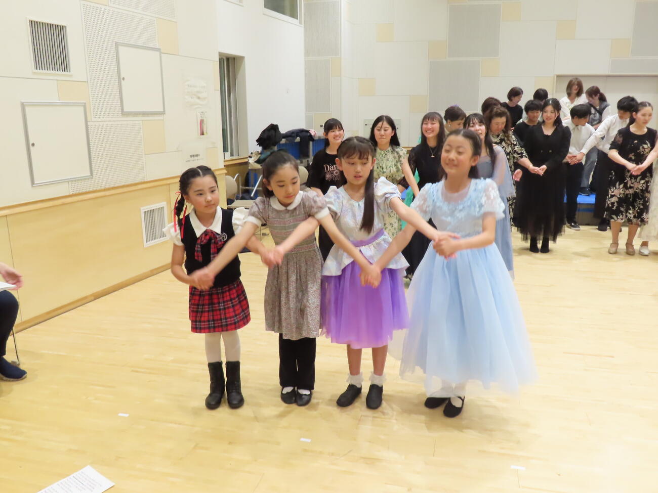 音楽劇「命のコンサート『赤毛のアン』」のアン役の少女たち