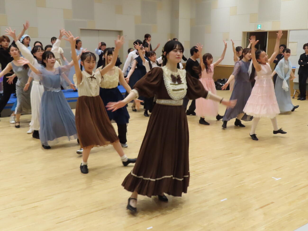 音楽劇「命のコンサート『赤毛のアン』」のアン役の少女たち