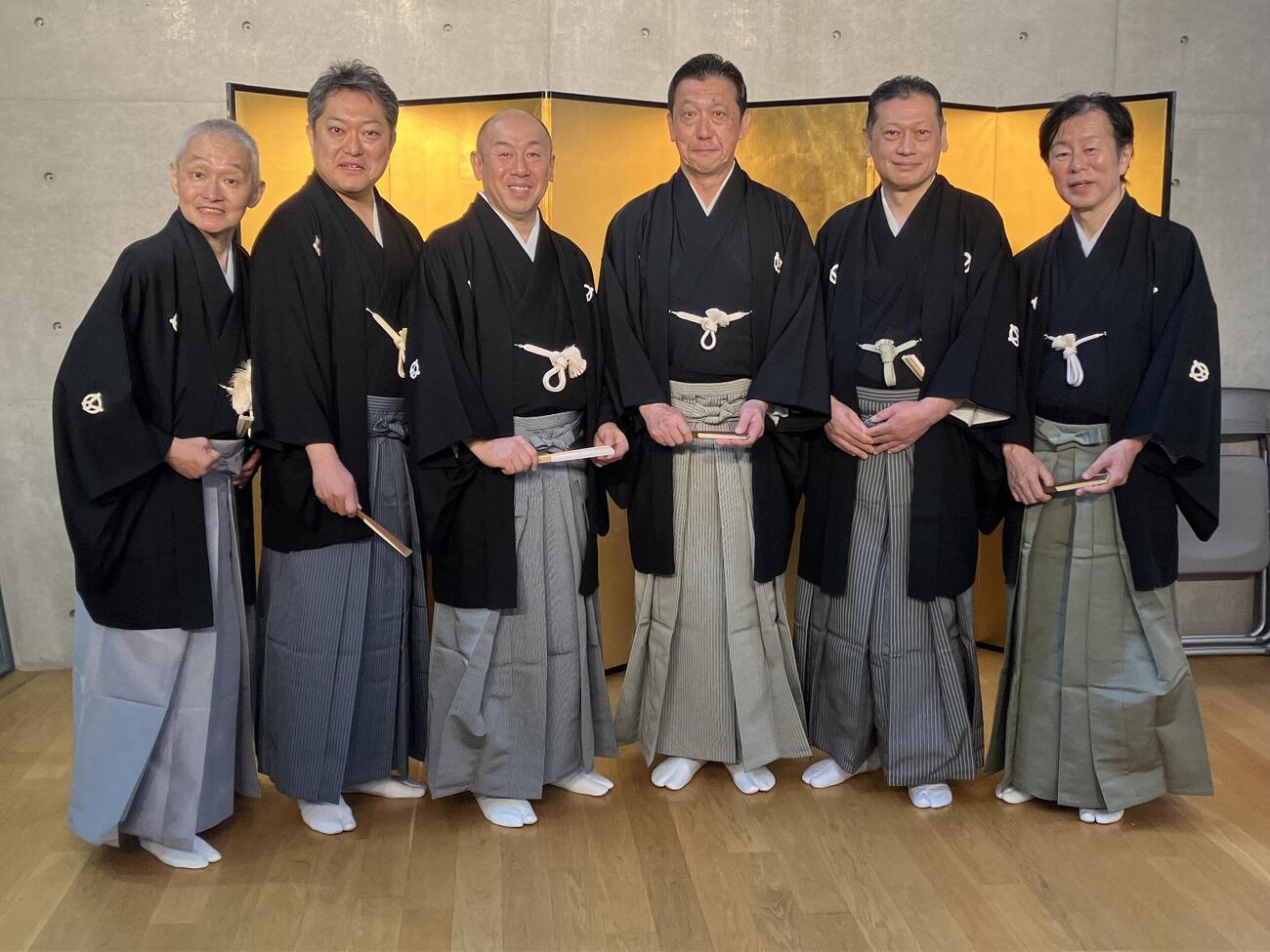 林家染丸芸歴60周年喜寿記念出版・記念落語会の記者会見に出席した林家染丸一門