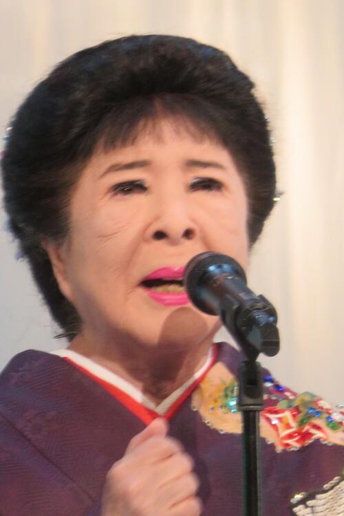 こまどり姉妹の妹・敏子、闘病中の姉に届け「命輝け」歌唱