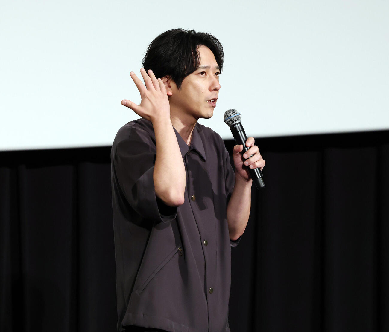 「シークレットシネマ」で話すアンバサダーの二宮和也（撮影・宮地輝）