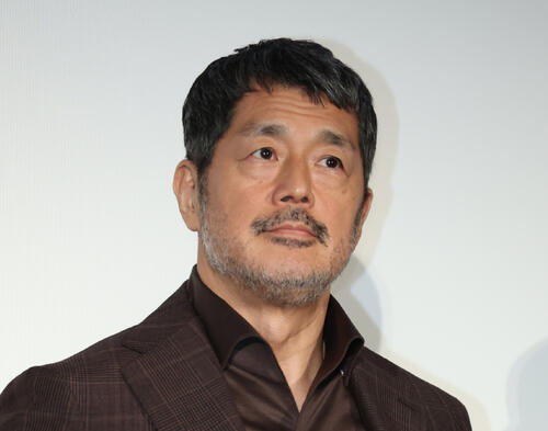 けがの功名！？　高田延彦パンク発覚で妻向井亜紀とスイーツタイム　ほほ笑ましい２ショット公開