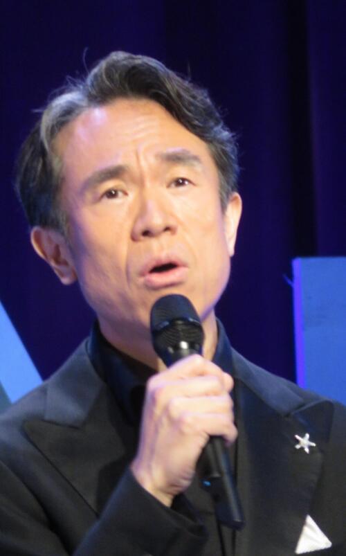 菅原洋一さんの名曲「知りたくないの」長男英介が歌い継ぐ「感謝の思いを込めて」