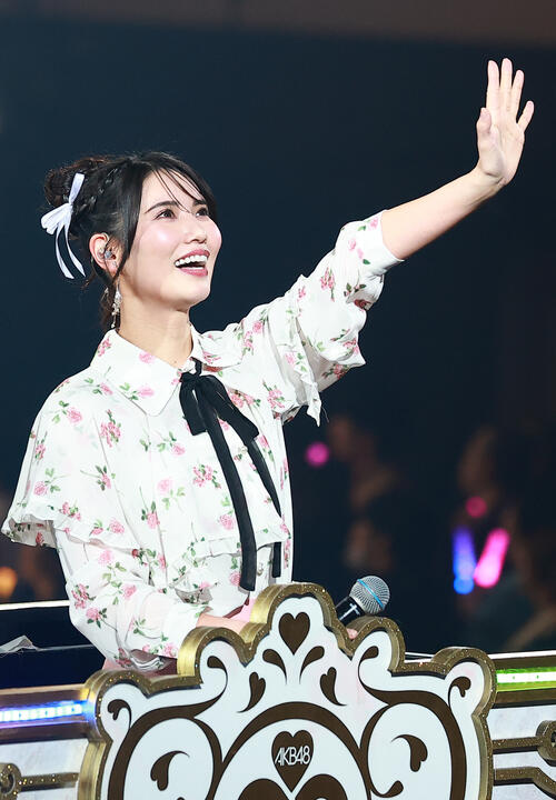 元AKB48倉持明日香が結婚発表　プロレスリング上でサプライズ