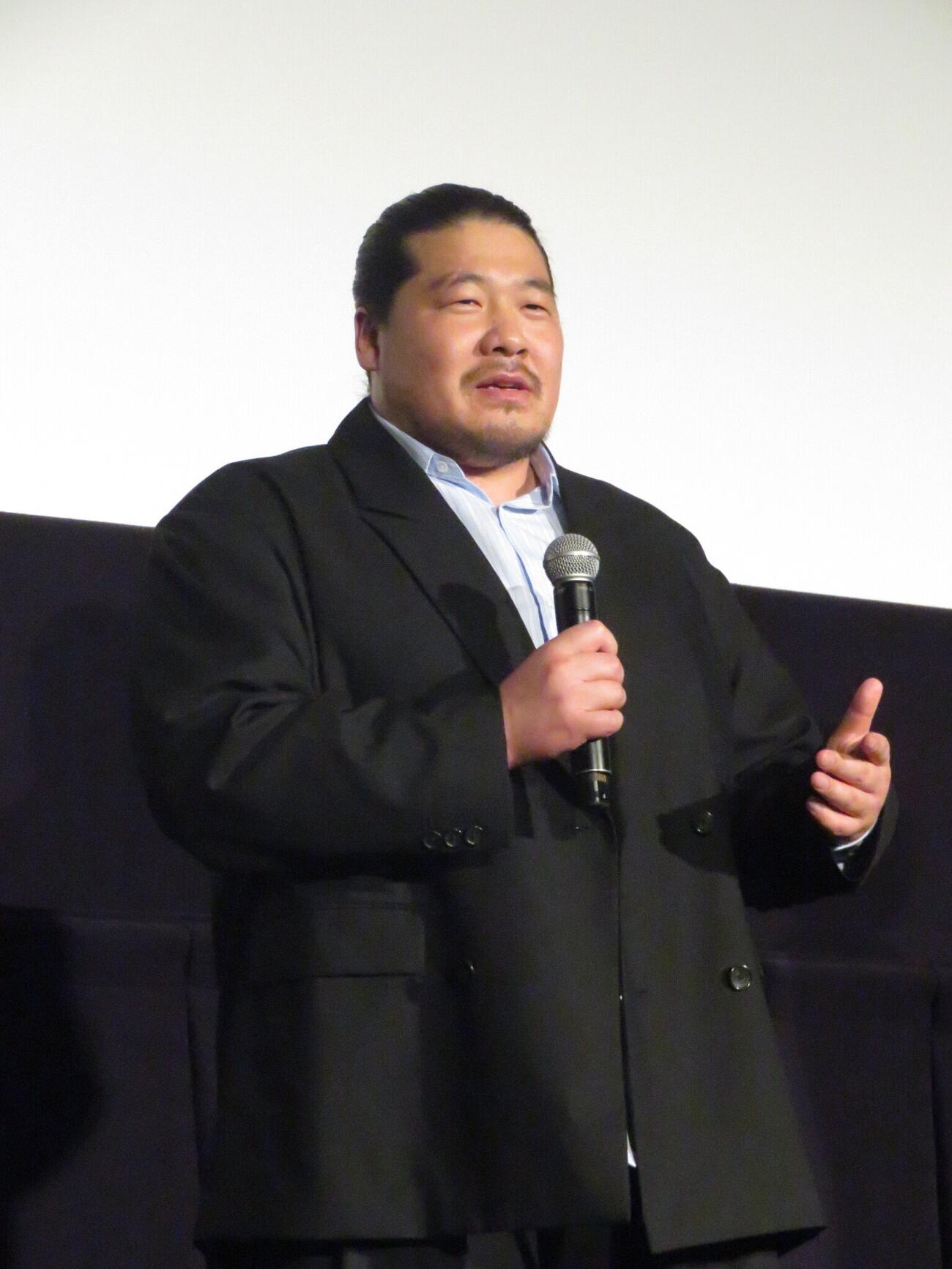 「四月の余白」の舞台あいさつを行った映画初主演の一ノ瀬ワタル