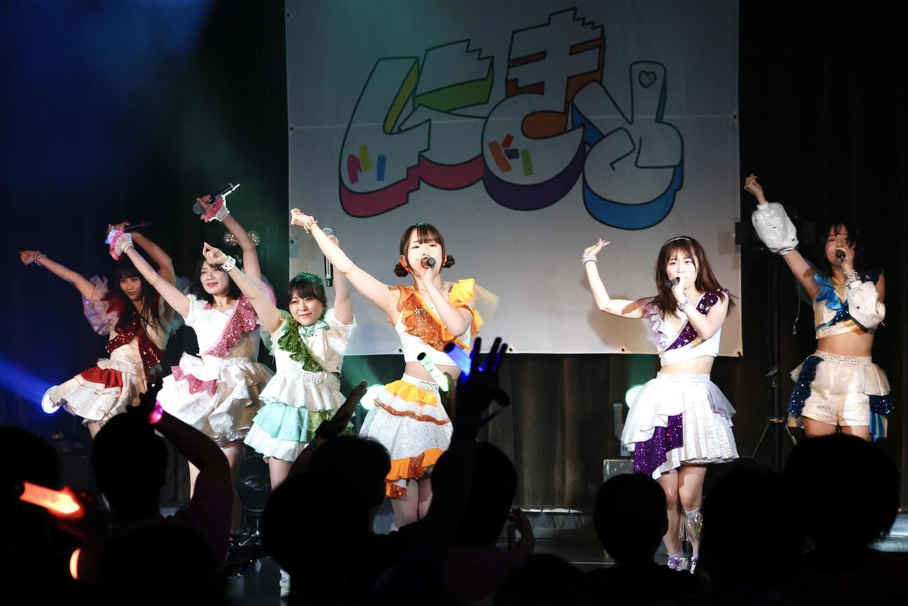 「にきちゃん大結束っ！！春ツアー2026」ツアーファイナル公演でパフォーマンスするアップアップガールズ（2）（撮影・宮地輝）