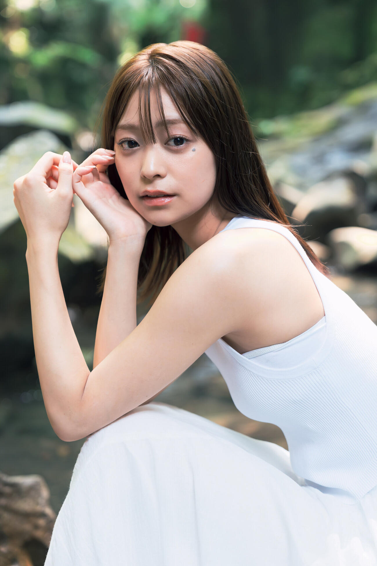 田﨑さくらファースト写真集「さくらいろ」（小学館）より