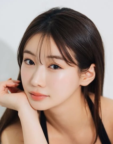 28歳グラドル、白ランジェリーの大胆開脚ポーズ公開に「おぉ」「めっちゃセクシー」ファン歓喜