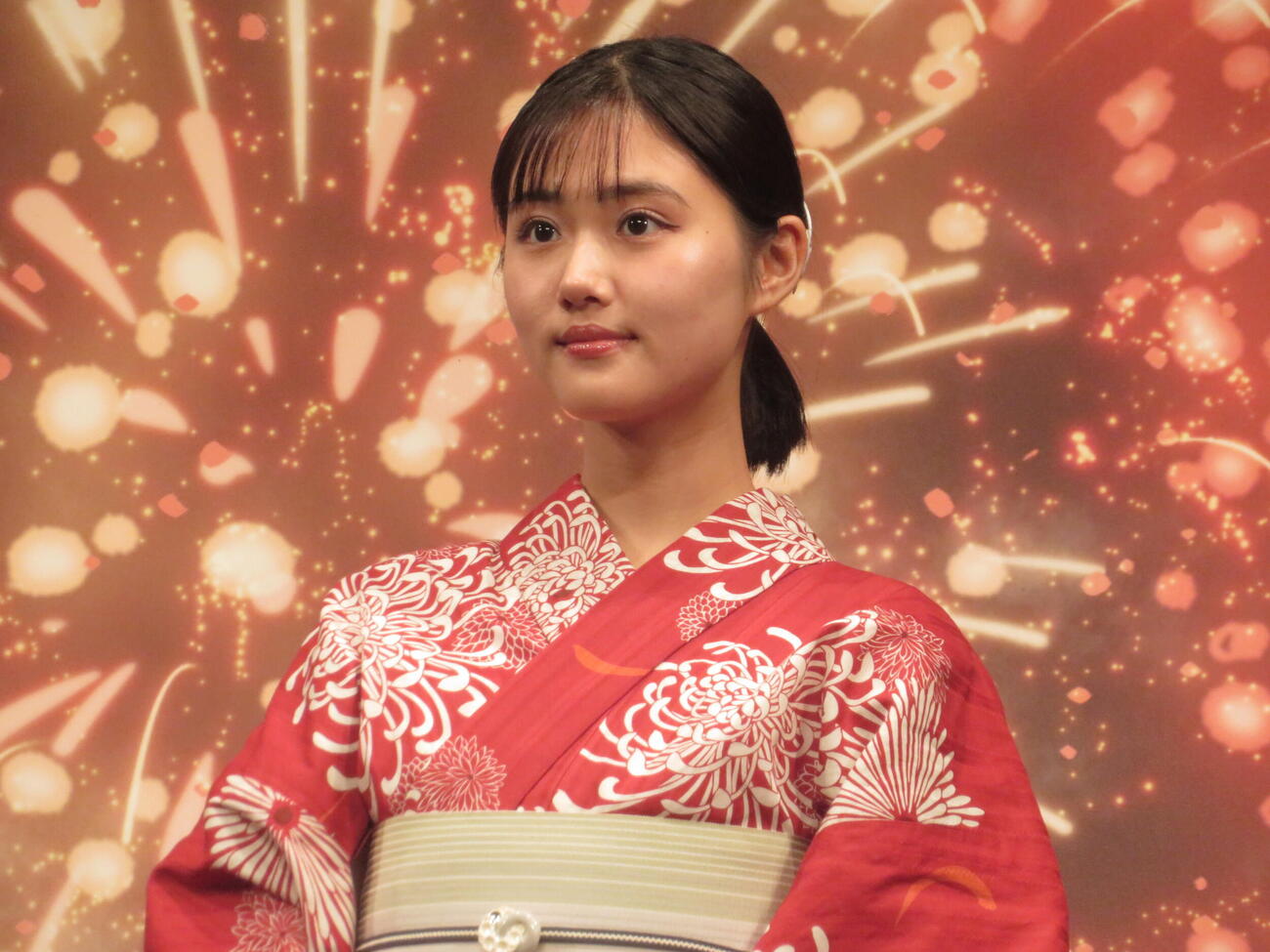アニメ映画「君と花火と約束と」完成披露試写会に登壇した原菜乃華