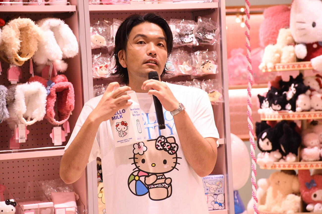 「sanrio house」ルクア大阪店オープン記念イベントに出席した見取り図盛山晋太郎（撮影・阪口孝志）