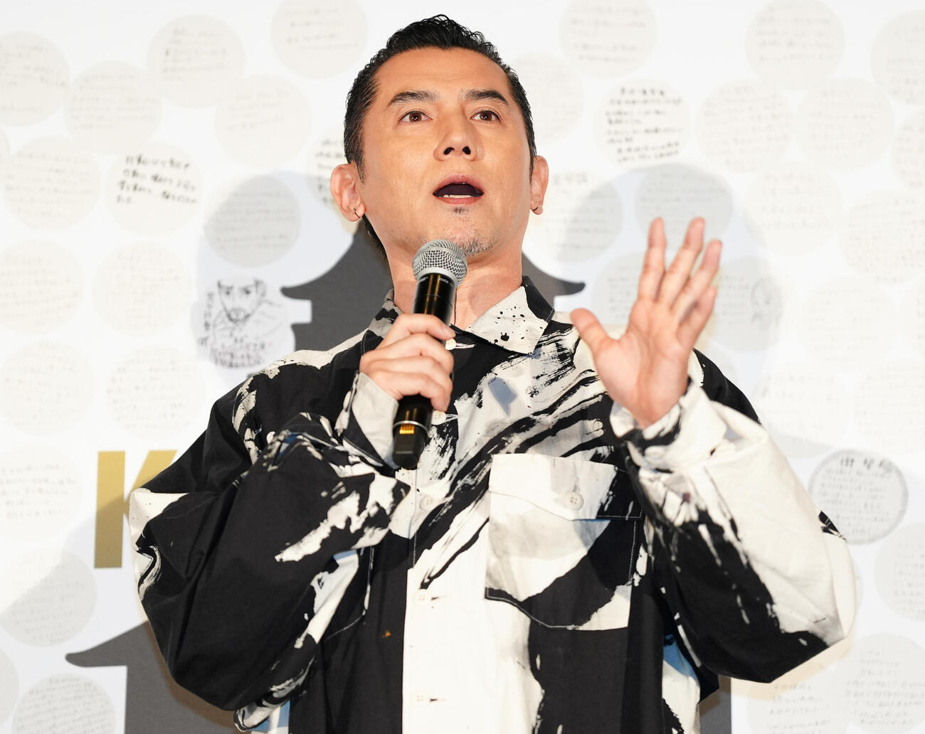 映画「黒牢城」公開御礼舞台あいさつに登壇した本木雅弘（撮影・鈴木みどり）