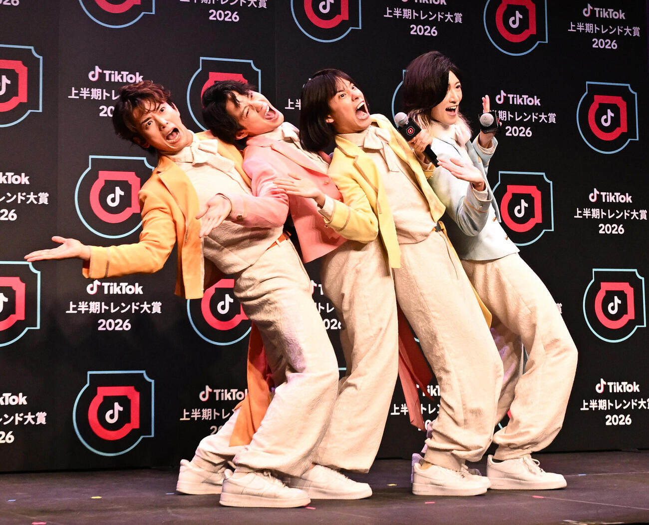 TikTok上半期トレンド大賞2026大賞に輝き、ダンスパフォーマンスを披露するモナキ（撮影・千葉一成）