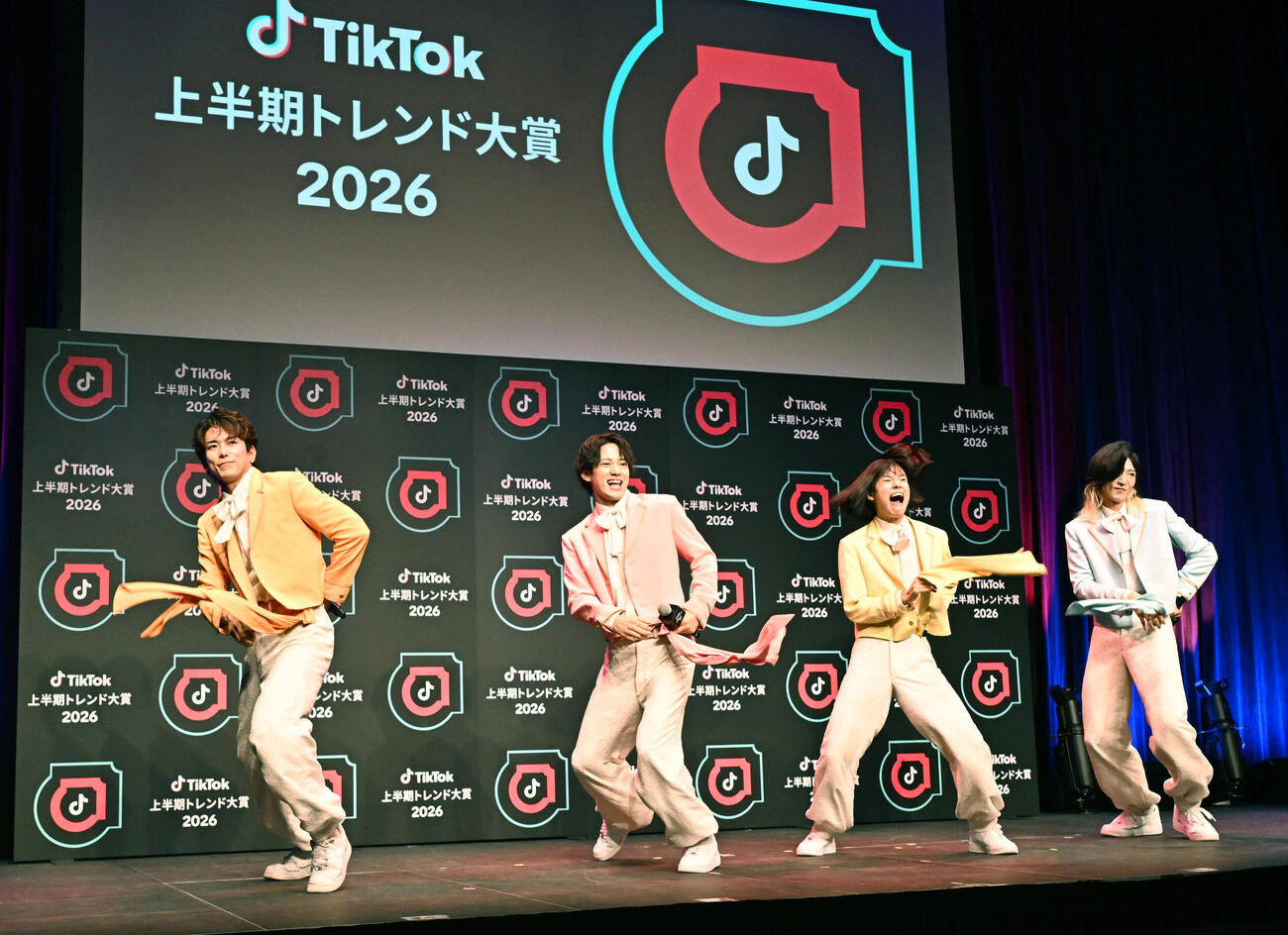 TikTok上半期トレンド大賞2026大賞に輝き、ダンスパフォーマンスを披露するモナキ（撮影・千葉一成）
