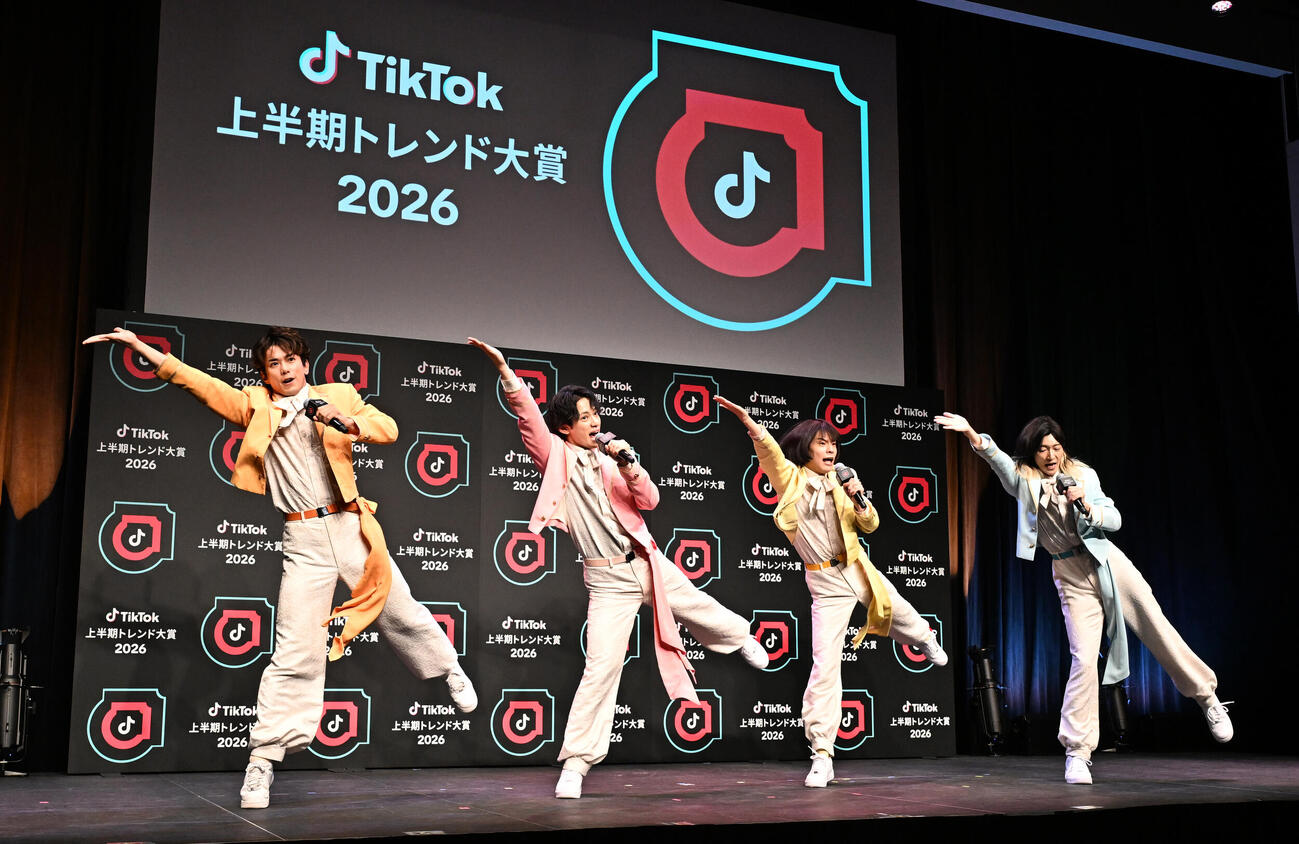 TikTok上半期トレンド大賞2026大賞に輝き、ダンスパフォーマンスを披露するモナキ（撮影・千葉一成）