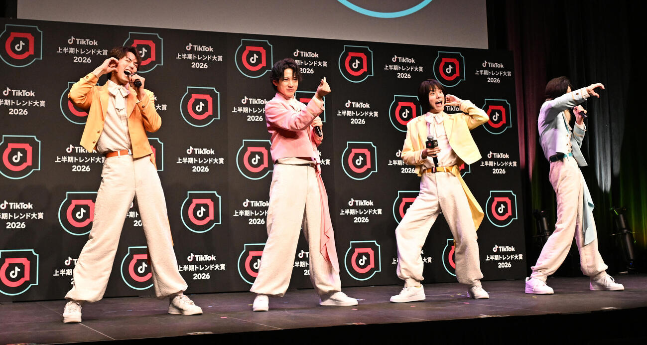 TikTok上半期トレンド大賞2026大賞に輝き、ダンスパフォーマンスを披露するモナキ（撮影・千葉一成）
