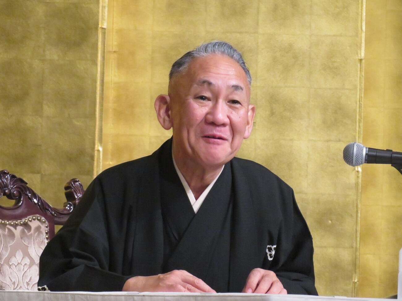 落語協会の会長に就任し、会見した林家正蔵