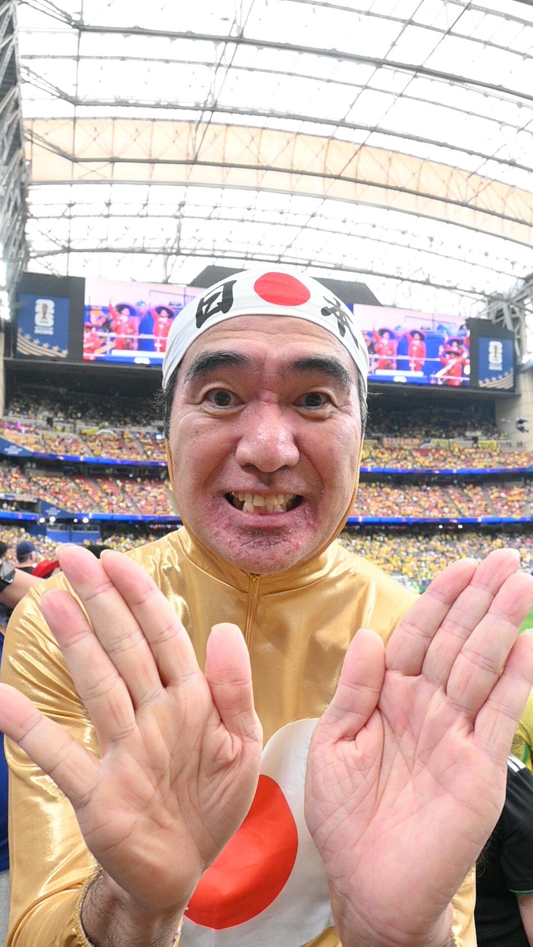 決勝トーナメント1回戦のブラジル戦を現地観戦する江頭2：50