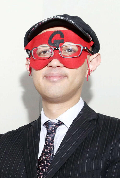 田中みな実結婚“予言”で話題の占い師「人生で4回目の尿路結石の手術」ファンに健康を呼びかけ