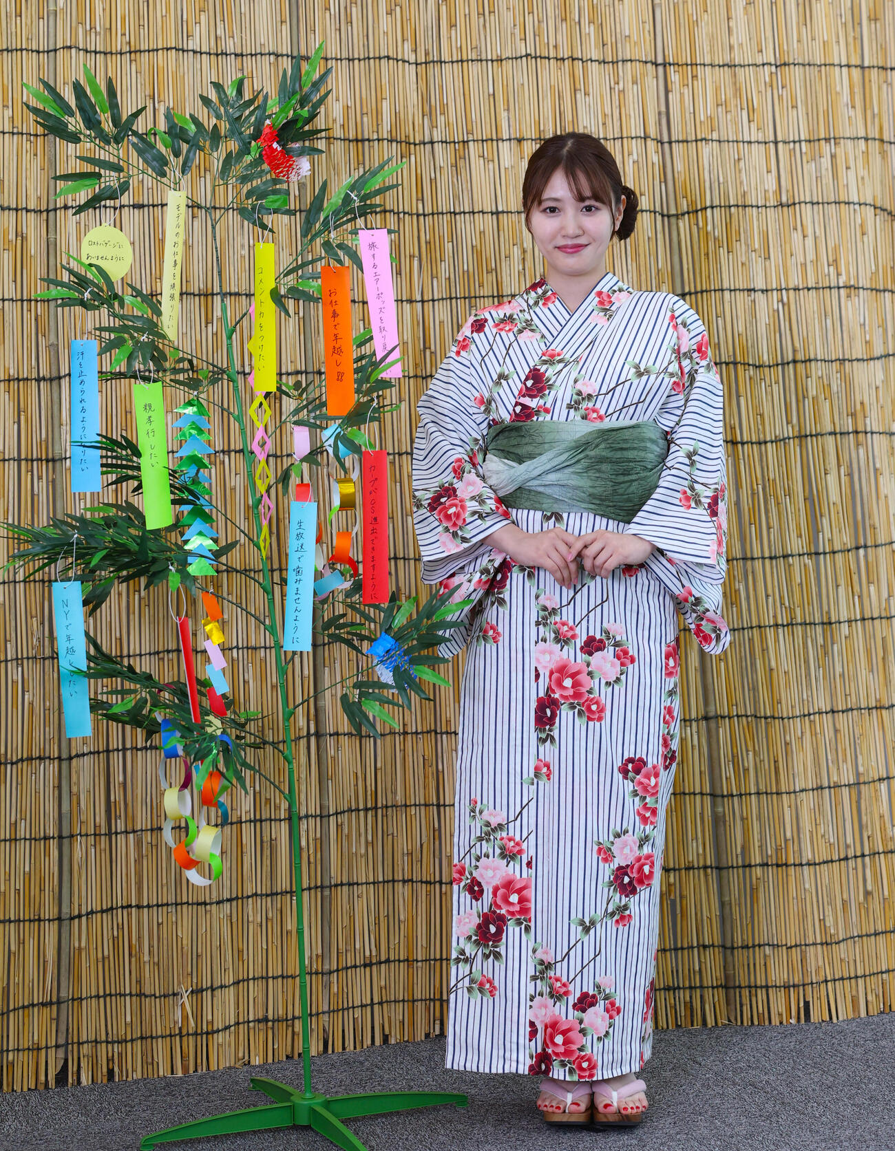 笑顔を見せる塚本恋乃葉（撮影・増田悦実）