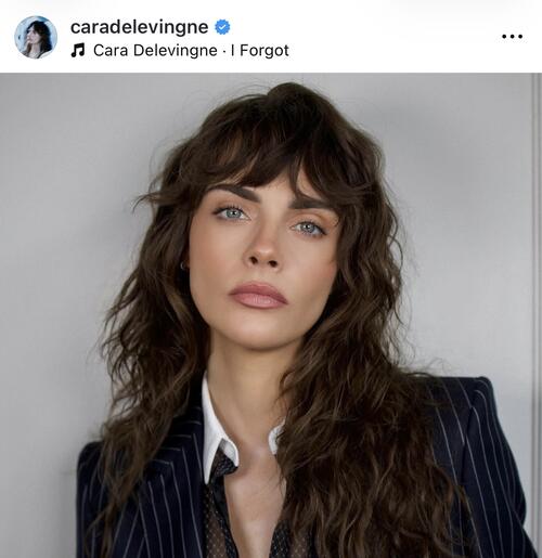 バイセクシャル公言のカーラ・デルヴィーニュ、ジョニー・デップ元妻と恋愛関係あったと認める