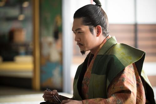 信長が家康を接待するも食事に毒が盛られれていたことが発覚／「豊臣兄弟！」第27回あらすじ