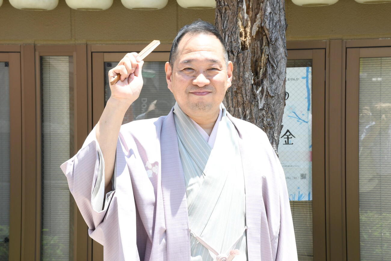「やさしい日本語落語」会開催会見に出席した桂かい枝（撮影・阪口孝志）