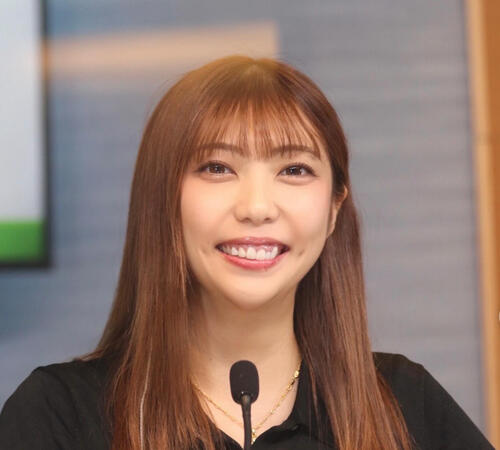29歳グラドル「おっぱいふわふわにしてもらった」豊満バスト抱き寄せショットも披露