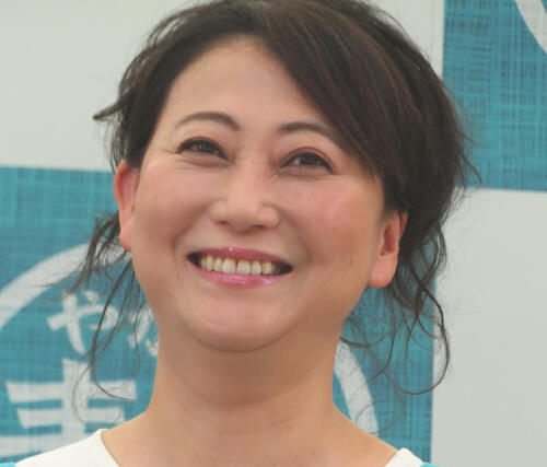友近、左足を負傷「暫く安静にすることになりました」ラジオレギュラー番組も欠席