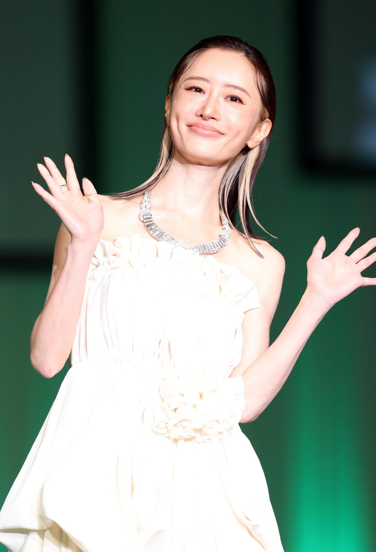 第37回日本ジュエリーベストドレッサー賞40代部門を受賞した松本まりか（撮影・浅見桂子）