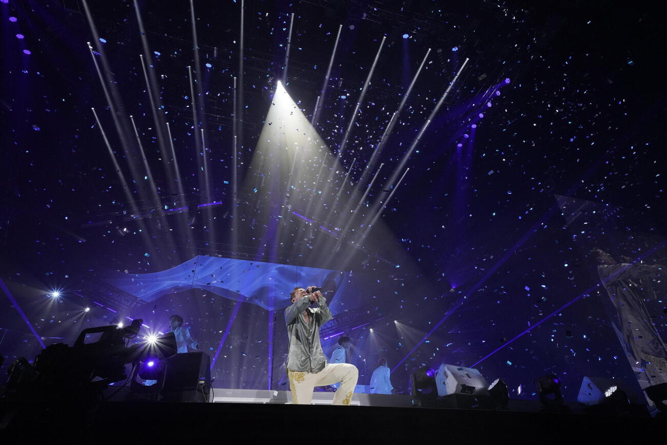 全国ツアー「Heart to Heart Season3」初日公演で歌唱するEXILE ATSUSHI