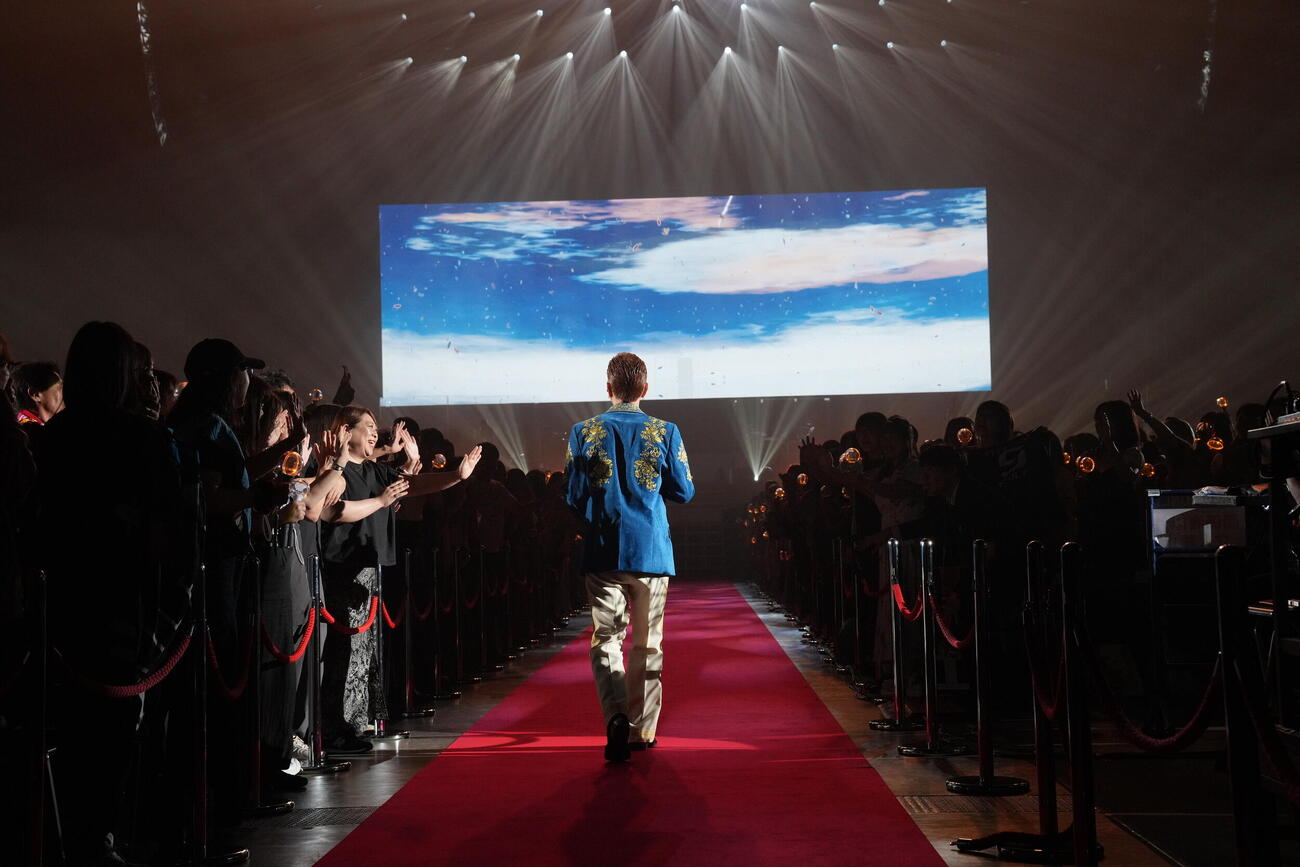 全国ツアー「Heart to Heart Season3」初日公演で歌唱するEXILE ATSUSHI
