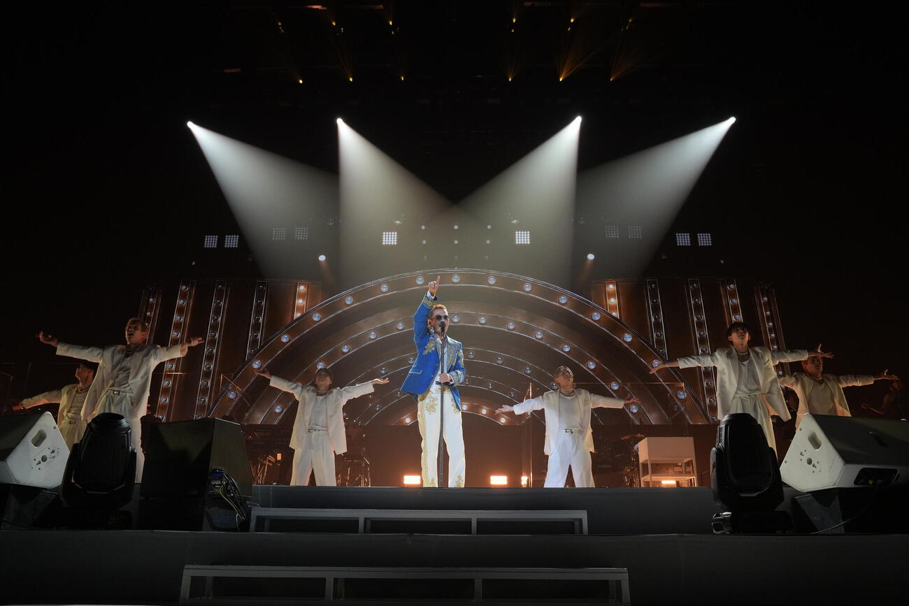 全国ツアー「Heart to Heart Season3」初日公演で歌唱するEXILE ATSUSHI