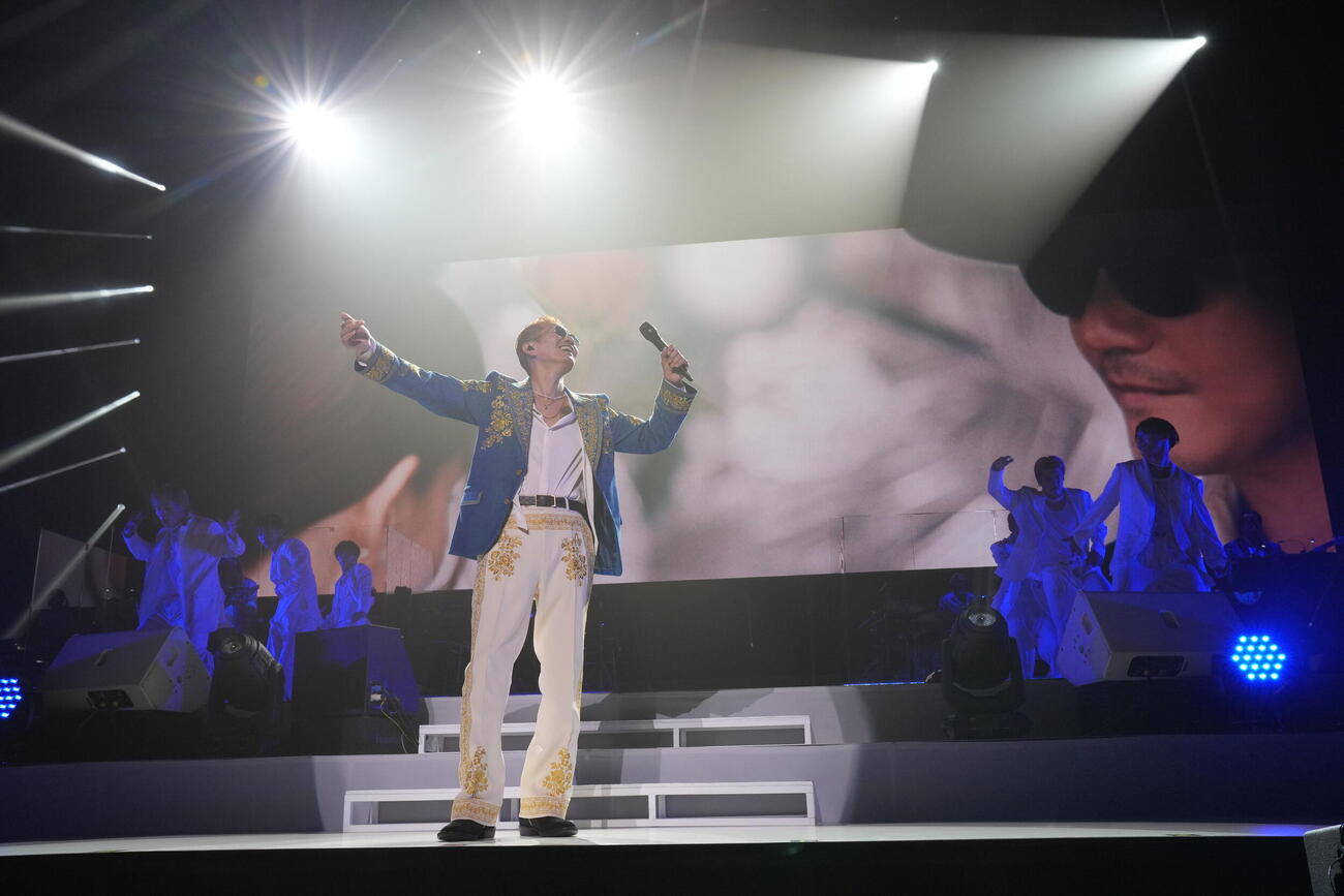 全国ツアー「Heart to Heart Season3」初日公演で歌唱するEXILE ATSUSHI
