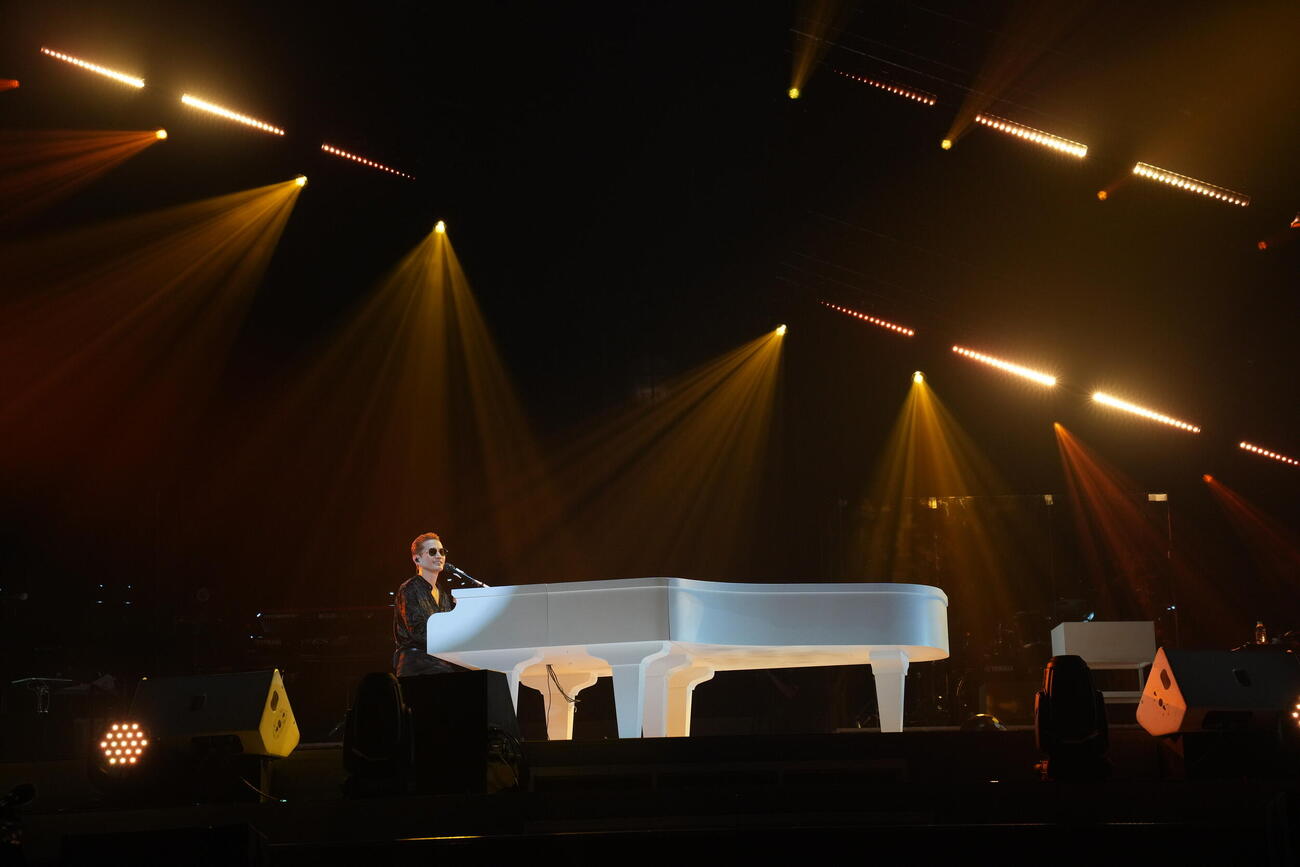 全国ツアー「Heart to Heart Season3」初日公演で歌唱するEXILE ATSUSHI