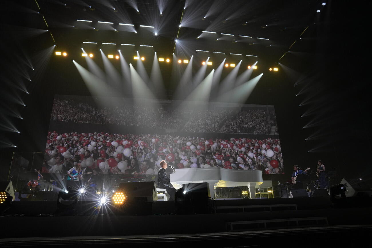 全国ツアー「Heart to Heart Season3」初日公演で歌唱するEXILE ATSUSHI