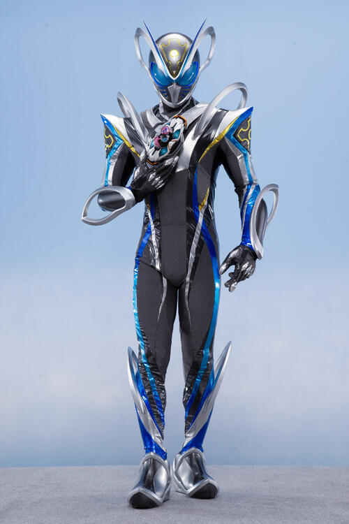 仮面ライダー最新作はネズミモチーフ「仮面ライダーマイス」ネコの仮面ライダーも登場