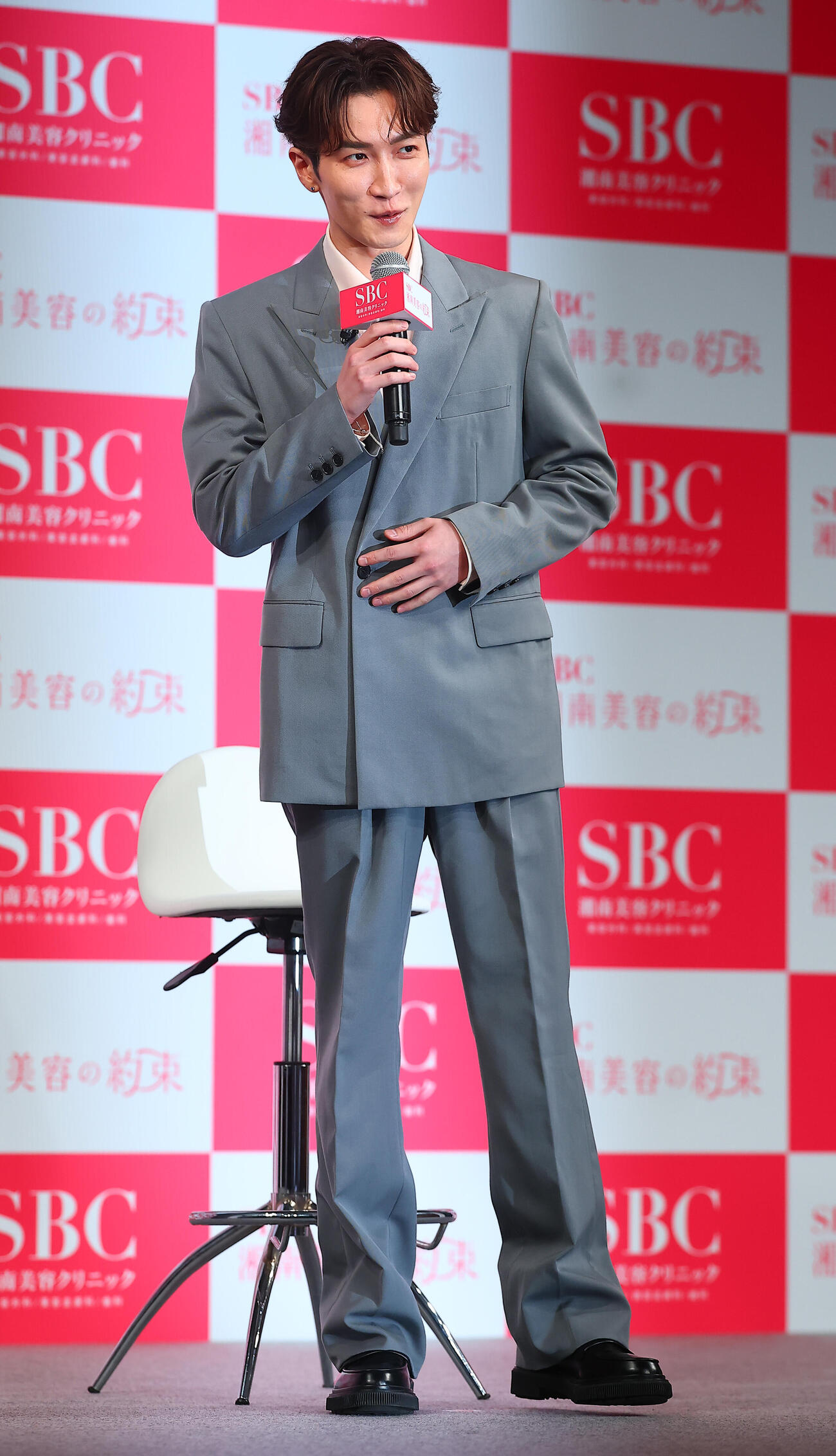 SBC湘南美容クリニック「SBC湘南美容の約束」新CM発表会に登場した渡辺翔太（撮影・野上伸悟）