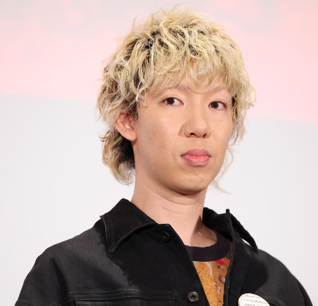 SUPER BEAVERギターの柳沢亮太（2023年撮影）