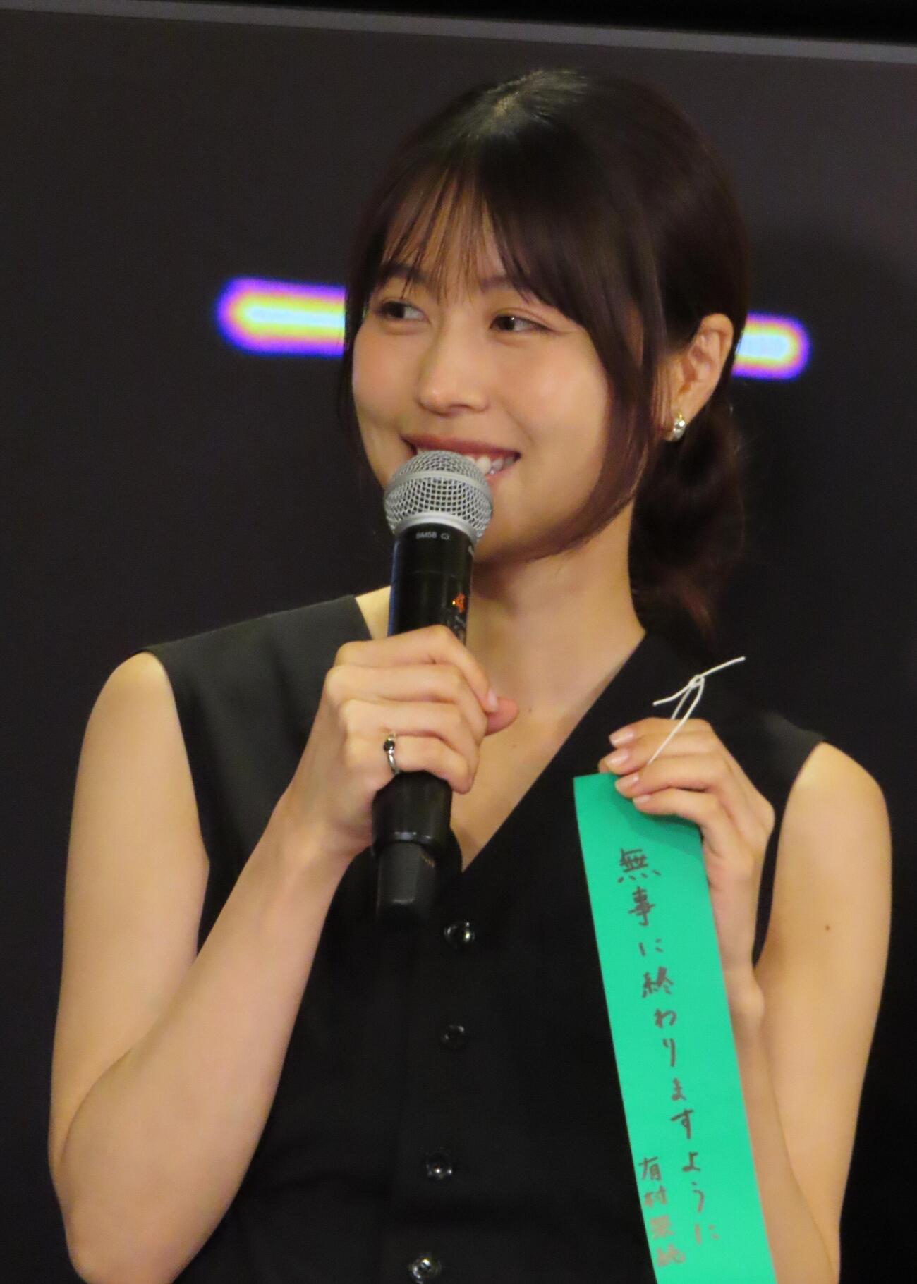 舞台「キュー」の制作発表会見に出席した有村架純