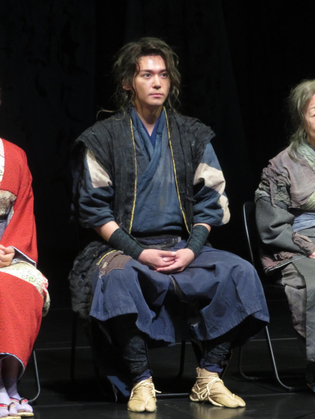 舞台「うま－馬に乗ってこの世の外へ－」開幕前会見と公開ゲネプロに出席した小瀧望