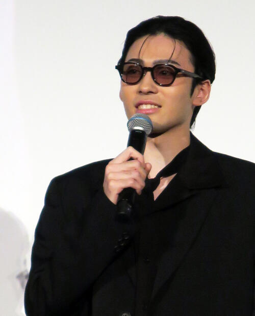 市川染五郎、父・松本幸四郎を「徹底的にまねした」「鬼平犯科帳　本所の銕／密告」舞台あいさつ